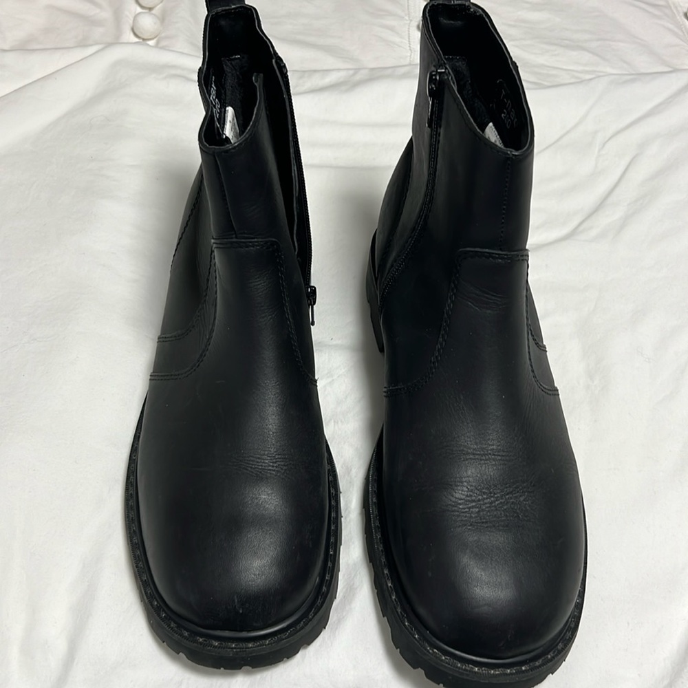 Denver Hayes, size 10 men’s leather upper T-Max 200 boots